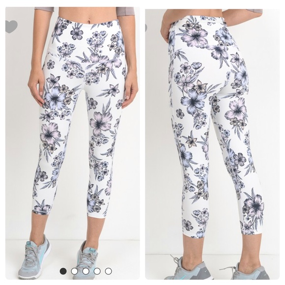 ⭐️SALE⭐️ - Picture 4 of 5